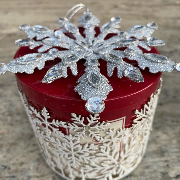 1 Snowflake Candle Magnet Topper - Picture 10 of 16